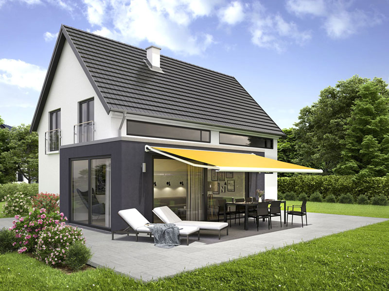 Kassettenmarkise in Lübeck an moderner Hausfassade